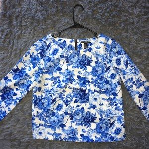 Forever 21 blue and white floral longsleeve blouse